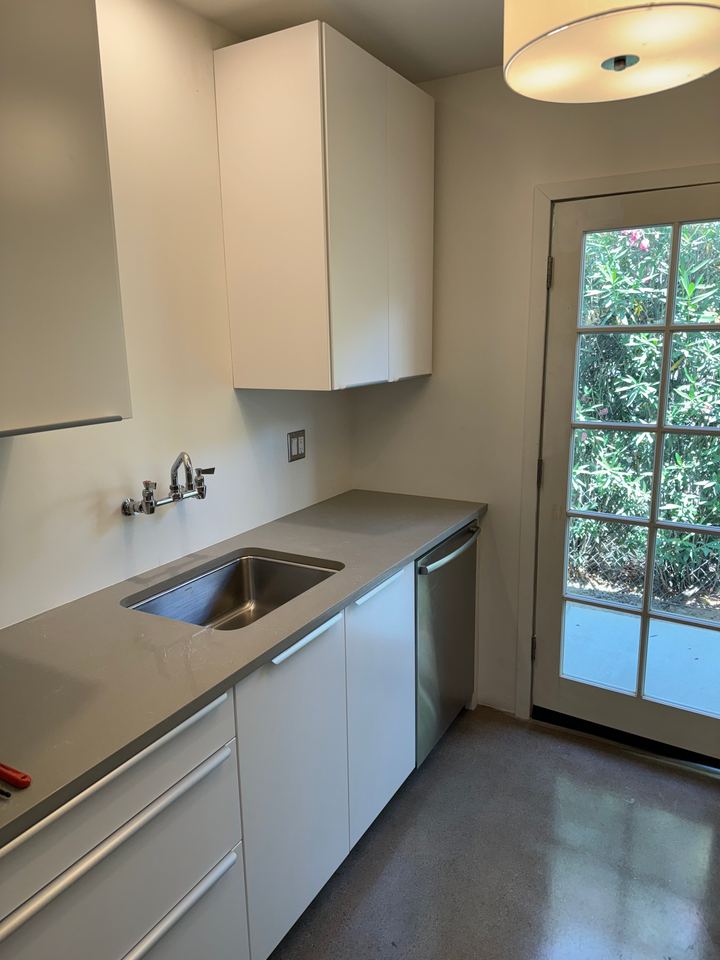 1 Bed / 1 Bath photo 3